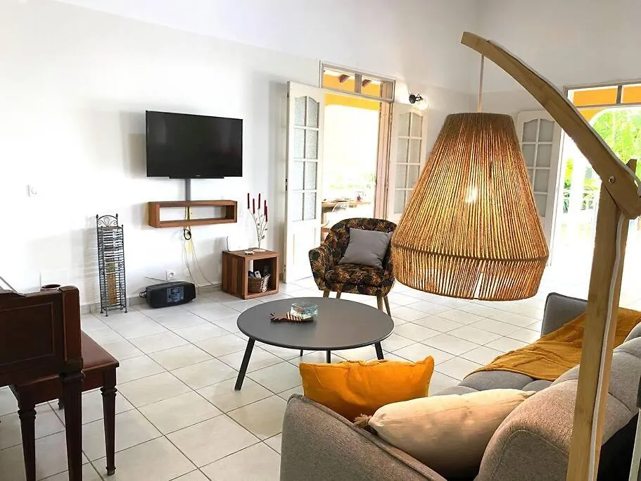 Дом отдыха Villa Oriane Elegance Creole A 4 Min Du Chu Et 10 Min De L'Aeroport Лез-Абим